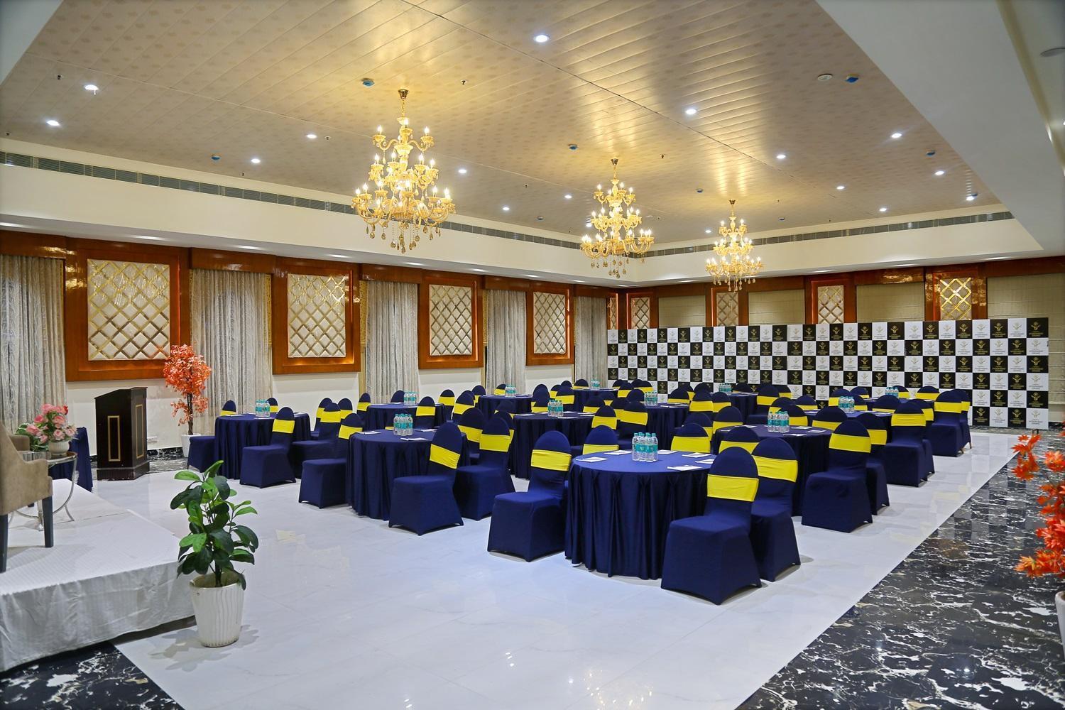 Hotel Hyderabad Grand Shamshabad Esterno foto